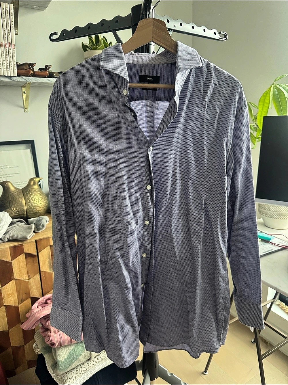 BOSS Sharp Fit Men's Blue & White Button Down Size 17 Like New
